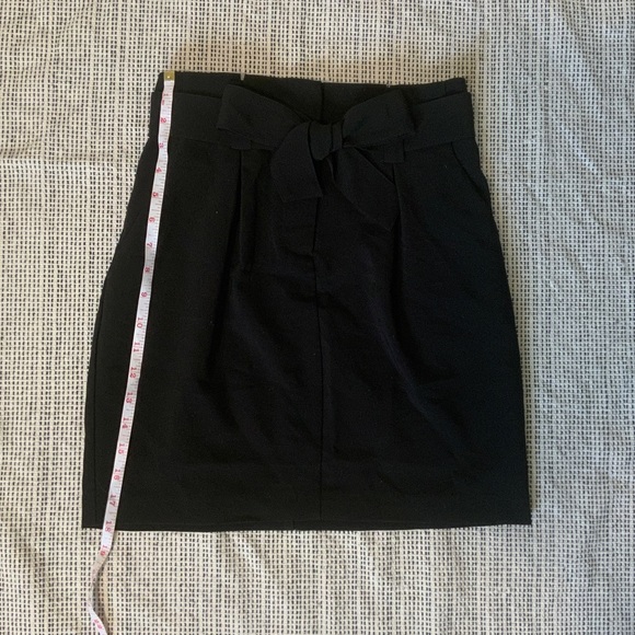 Black Paperbag mini skirt with bow - Picture 5 of 9